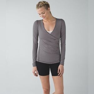 Lululemon Women's Medium The Sunset Salutation Long Sleeve Wrap Top Black Gray